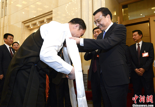 李克強(qiáng)參加青海代表團(tuán)審議2