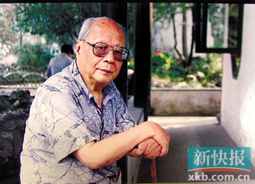 簡(jiǎn)介 王季遷(1907-2003) 又名王己千。由于嫌“季遷”筆劃太多,改為“己千”,取“人十之,己千之”之意。他稱:“別人學(xué)十次就會(huì)的東西,我要學(xué)一千次,因我的天分沒有別人高”。1907年生于蘇州,早年師從收藏家兼畫家吳湖帆,晚年定居美國(guó)。他的藏品涵蓋宋、元、明、清歷代珍品。晚年,王季遷將大量藏畫賣給美國(guó)紐約大都會(huì)博物館,由此毀譽(yù)不一。