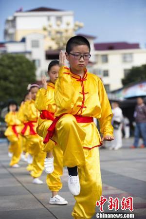 少年表演太極拳?！「到ū蟆z