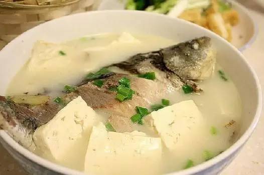 豆腐燉魚(yú)