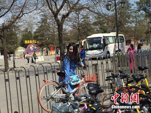 越來越多的用戶開始使用共享單車。<a target='_blank' href='http://www.chinanews.com/' >中新網(wǎng)</a> 吳濤 攝