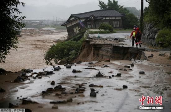 至當(dāng)?shù)貢r(shí)間8日，暴雨已造成16人死亡，此外仍有10多人下落不明。