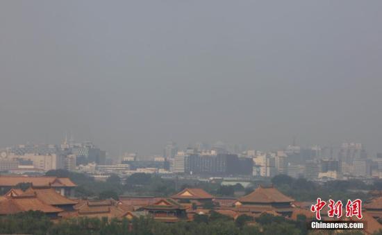 7月13日，高溫、高濕度空氣籠罩下的北京城區(qū)依舊處在高溫黃色預(yù)警中，當日預(yù)報最高氣溫為36℃。 <a target='_blank' href='http://www.chinanews.com/'>中新社</a>記者 楊可佳 攝