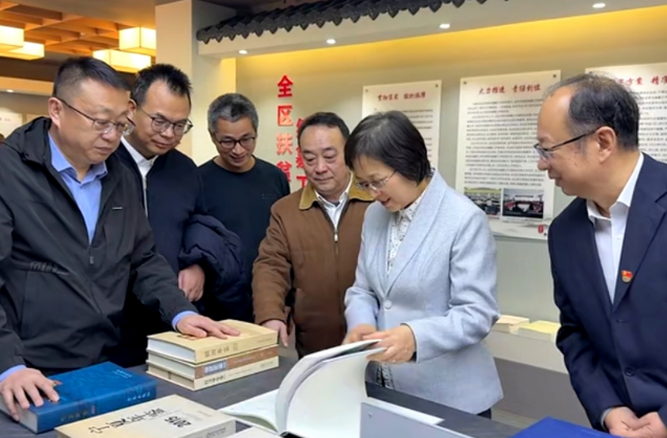讓書寫在歷史書籍中的文字“活”起來